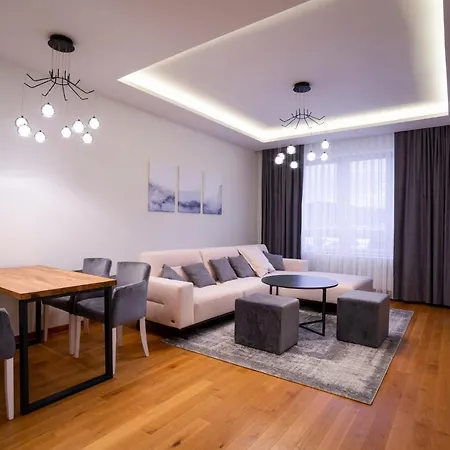 G8 Deluxe Daire Pale